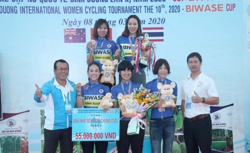 Phetdarin Somrat đoạt áo vàng và tuyển Biwase đoạt ngôi vô địch đồng đội chung cuộc.