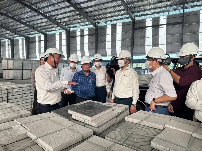 Xử lý rác cho siêu đô thị TPHCM - Biến rác thải thành điện