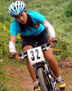 HCV Xe đạp băng đồng nữ tại Seagames 24 Nguyễn Thị Thanh Huyền