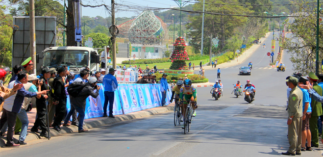 Kết quả chặng 3 - Giải đua xe đạp nữ quốc tế Bình Dương mở rộng tranh cúp BIWASE lần V - năm 2015 - Nỗ lực bất thành của chủ nhà Bình Dương.